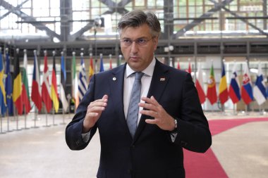 Hırvatistan Başbakanı Andrej Plenkoviç, koronavirüs salgınından (COVID-19) bu yana Brüksel, Belçika 'da 20 Temmuz 2020' de gerçekleşen ilk AB zirvesine geldi.. 