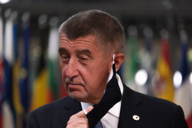 Çek Cumhuriyeti Başbakanı Andrej Babi, koronavirüs salgınından (COVID-19) bu yana Brüksel, Belçika 'da düzenlenen ilk AB zirvesine 17 Temmuz 2020' de geldi.. 