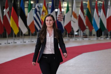 Finlandiya Başbakanı Sanna Marin, koronavirüs hastalığının (COVID-19) salgınından bu yana düzenlenen ilk AB zirvesine 20 Temmuz 2020 'de Brüksel, Belçika' da geldi..
