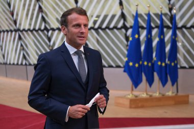Fransa Cumhurbaşkanı Emmanuel Macron, koronavirüs salgınından (COVID-19) bu yana Belçika 'nın başkenti Brüksel' de gerçekleşen ilk AB zirvesine 17 Temmuz 2020 'de geldi..