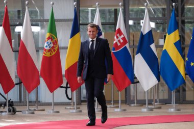 Fransa Cumhurbaşkanı Emmanuel Macron, koronavirüs salgınından (COVID-19) bu yana Belçika 'nın başkenti Brüksel' de düzenlenen ilk AB zirvesine geldi..