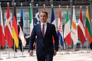 Yunanistan Başbakanı Kyriakos Mitsotakis, koronavirüs salgınından (COVID-19) bu yana Brüksel, Belçika 'da düzenlenen ilk yüz yüze AB zirvesine geldi..