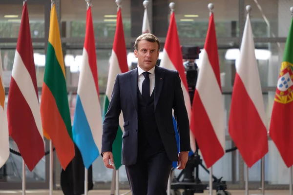 法国总统伊曼纽尔 马克龙出席了2020年7月19日在比利时布鲁塞尔举行的欧盟首次面对面峰会 — 图库照片