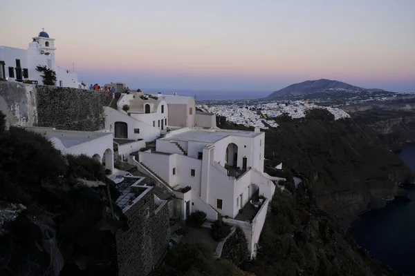 Villas Blancas Adornan Los Acantilados Del Pueblo Imerovigli Isla Griega —  Fotos de Stock