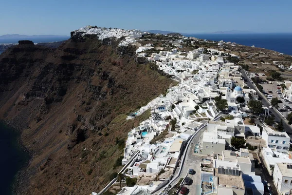 Drone Aéreo Foto Panorâmica Bela Pitoresca Aldeia Imerovigli Construída Penhasco — Fotografia de Stock