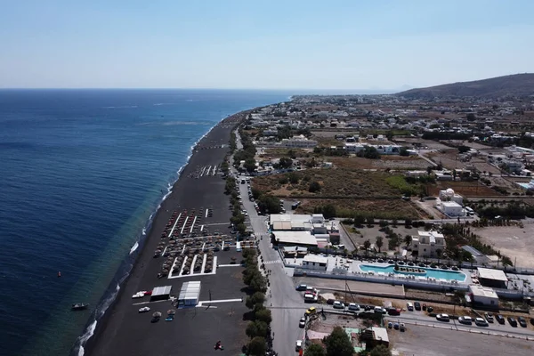 Vista Superior Playa Perissa Con Sombrillas Subeds Santorini Grecia Agosto —  Fotos de Stock
