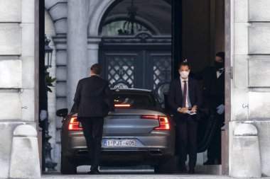 Brüksel, Belçika. 30 Eylül 2020. Maliye Bakanı Alexander De Croo ve Sosyalist Parti Başkanı Paul Magnette, Belçika Kralı Philippe ile görüşmeden önce Kraliyet Sarayı 'na geldiler..