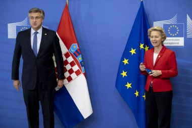 Avrupa Komisyonu Başkanı Ursula von der Leyen ve Hırvatistan Başbakanı Andrej Plenkoviç, 1 Ekim 2020 Perşembe günü Brüksel 'deki AB genel merkezinde gerçekleşen görüşme öncesinde bir araya geldiler..