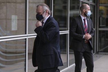 Brüksel, Belçika. 2 Ekim 2020. İngiliz diplomat Sir Timothy Earle Barrow, Avrupa Komisyonu 'nun İngiltere ile İlişkilerden Sorumlu Görev Gücü Başkanı Michel Barnier ile Avrupa Komisyonu' nda bir araya geldi..