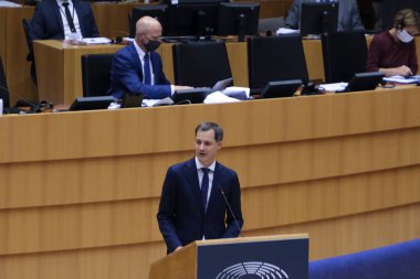 Başbakan Alexander De Croo, Belçika Parlamentosu 'nun 2 Ekim 2020' de Brüksel, Belçika 'da gerçekleştirilen koronavirüs güvenlik kurallarına uymak amacıyla AB Parlamentosu' nda düzenlenen genel kurul toplantısına katıldı..