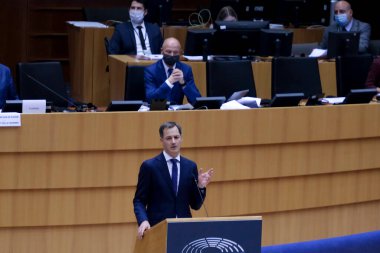 Başbakan Alexander De Croo, Belçika Parlamentosu 'nun 2 Ekim 2020' de Brüksel, Belçika 'da gerçekleştirilen koronavirüs güvenlik kurallarına uymak amacıyla AB Parlamentosu' nda düzenlenen genel kurul toplantısına katıldı..