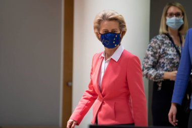 Avrupa Komisyonu Başkanı Ursula von der Leyen, Avrupa Birliği (AB) özel zirvesinin ikinci günü için 2 Ekim 2020 'de Brüksel, Belçika' ya geldi.. 