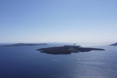 15 Ağustos 2020 'de Fira' dan Nea Kameni Volkanik Adası manzarası