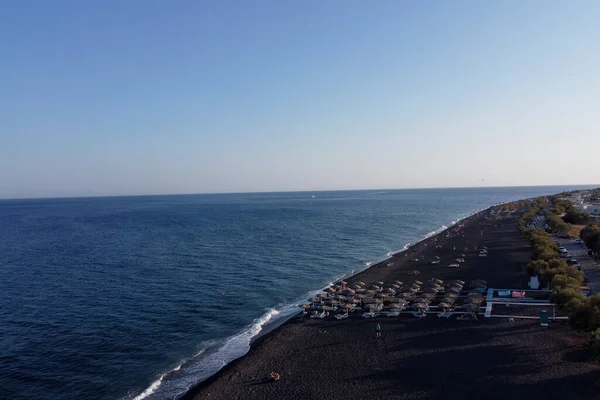 Vista Aérea Praia Perissa Ilha Grega Santorini Grécia Agosto 2020 — Fotografia de Stock