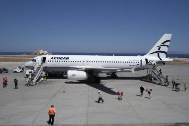 Ege Havayolları Airbus A320, 19 Ağustos 2020 'de Yunanistan' ın Santorini Uluslararası Havaalanı 'nda
