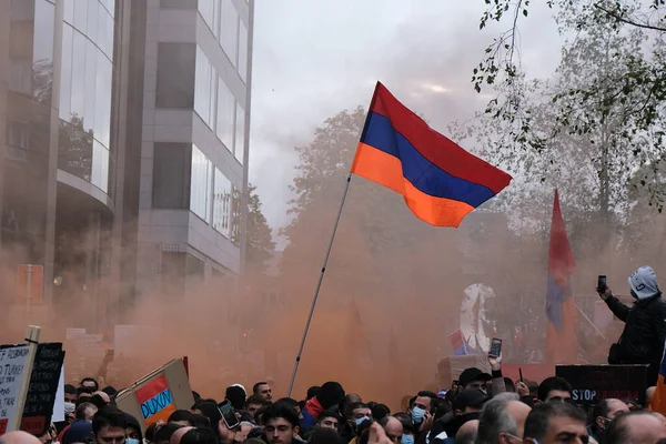 Bruksela Belgia Października 2020 Tysiące Członków Ormiańskiej Diaspory Uczestniczy Demonstracji — Zdjęcie stockowe