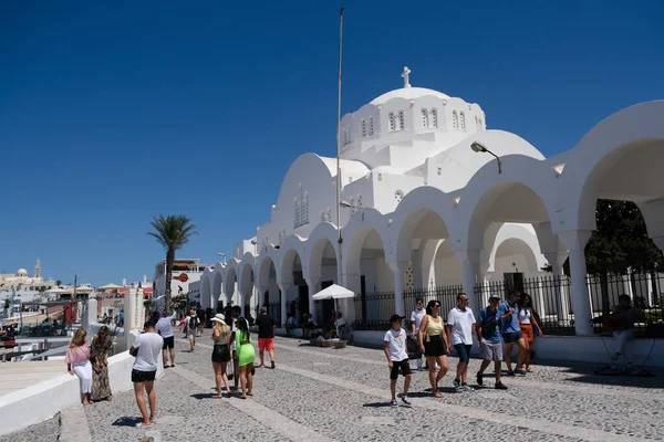Turisté Procházka Ulici Fira Řecku Srpna 2020 — Stock fotografie
