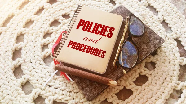 Políticas Procedimientos Texto Escrito Cuaderno Con Lápiz Gafas Derecho Legislación — Foto de Stock