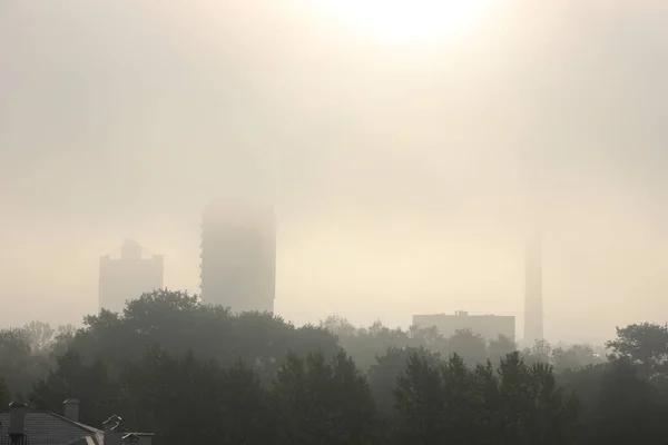 Wolkenkrabbers Mist Van Stad Vroege Ochtend — Stockfoto
