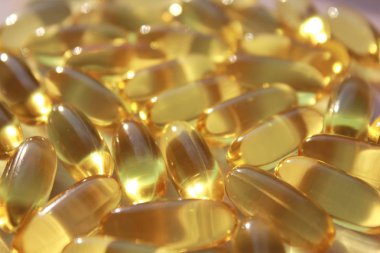 Birçok kehribar renkli tabletler