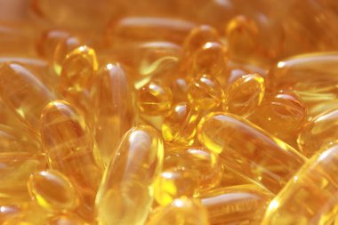 Birçok kehribar renkli tabletler