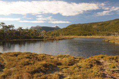 Isla Navarino, Patagonya, Şili Dientes de Navarino dünyanın en güney trek etrafında göl ve dağlar görünümü
