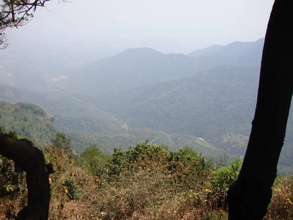 Lugar para ver las montañas —  Fotos de Stock