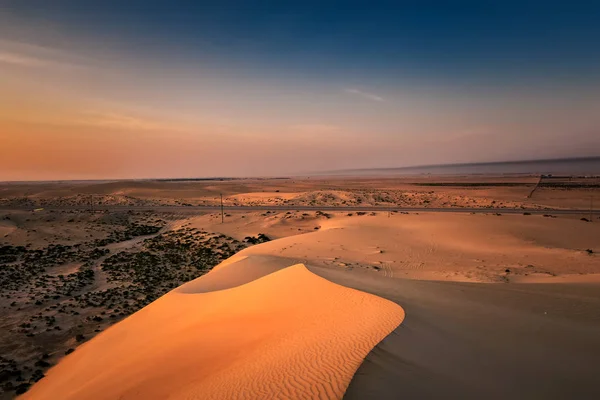 Hermoso amanecer en Dammam Arabia Saudita Desierto — Foto de Stock