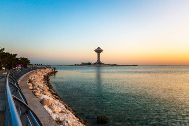 El Khobar Corniche-Suudi Arabistan 'da harika bir sabah manzarası. Al Khobar 'da doğanın ve temiz havanın tadını çıkarmak için rahatlatıcı bir yer arıyorsanız. Khobar, Suudi Arabistan 10-Kasım-2024.