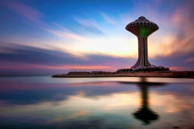 Suudi Arabistan 'da dramatik bir gün doğumu bulutu görülüyor. Şehir: Khobar, Ülke: Suudi Arabistan.