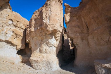 Suudi Arabistan, Riyad yakınlarındaki çölde bir kaya oluşumu..