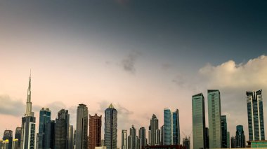 Dubai Marina 'daki modern binalar, Dubai, BAE. 01 Mayıs 2021.