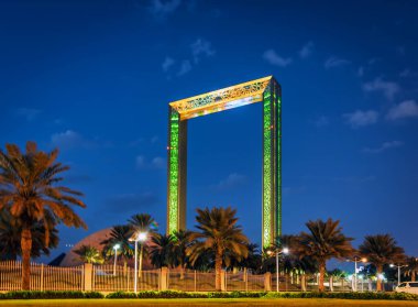 DUBAI, BAE - 25 Aralık 2020: Dubai 'deki ünlü Dubai Çerçevesi, Birleşik Arap Emirlikleri.