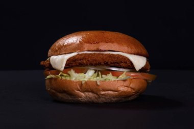 Peynirli Kızarmış Tavuk hamburger