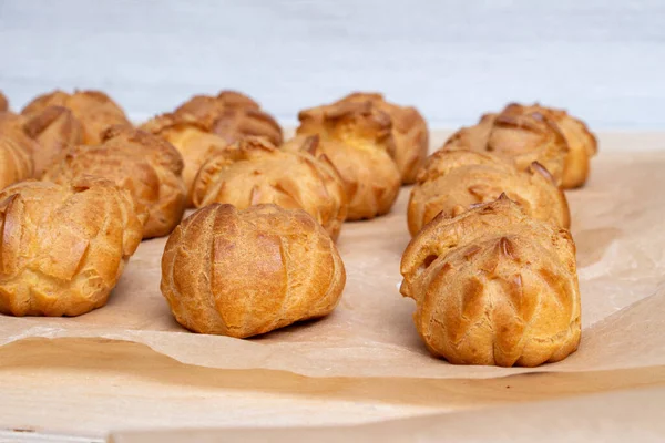 Matlagning Profiteroler Bordet — Stockfoto