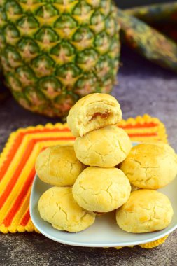 Endonezya şenlikli tart çerezleri ananas reçeli ile dolu. Idul Fitri kutlama için ünlü tanımlama bilgileri