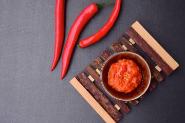 Sambal, geleneksel Endonezya chili sos veya Yapıştır