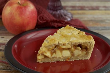 Homemade baked classic apple pie with cinnamon 