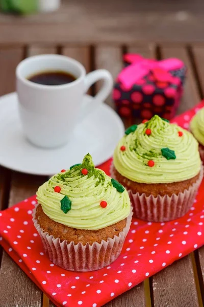 Matcha Green Tea Cupcakes Served Tea — 스톡 사진