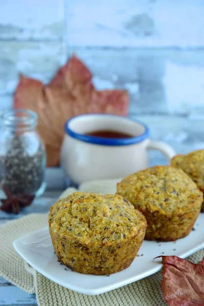 Ev yapımı chia quinoa kurabiye kabak çekirdeği, düz ile yatıyordu