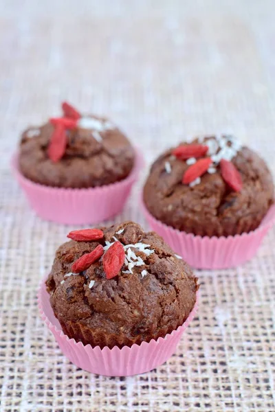 Chocolate Coconut Goji Berry Muffins — Stock Photo, Image