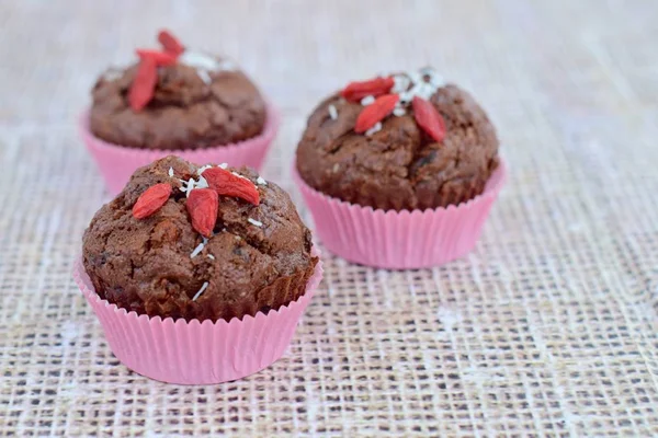 Chocolate Coconut Goji Berry Muffins — Stockfoto