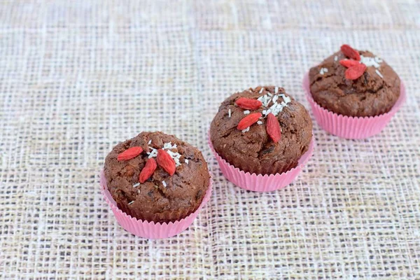 Chocolate Coconut Goji Berry Muffins —  Fotos de Stock