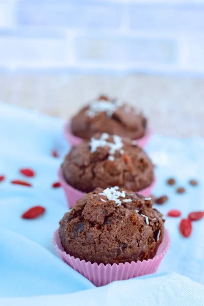 Schokolade Kokos Goji Beere Muffins — Stockfoto