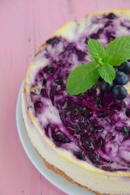 Naneli yaban mersinli cheesecake.