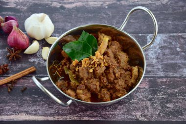 Rendang padang, hindistan cevizi sütü ve baharat, Endonezya gıda pişmiş sığır eti 