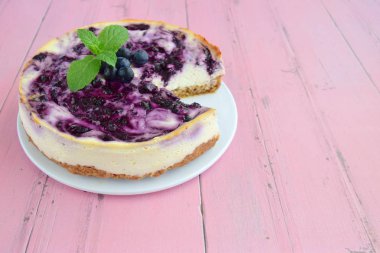Naneli yaban mersinli cheesecake.