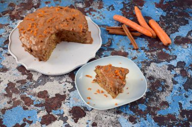 Vegan gluten free cinnamon chocolate carrot cake with date banana almond butter glaze