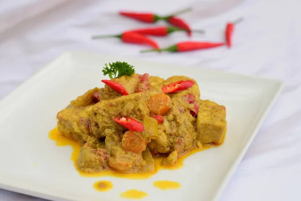 Kryddig Tempeh Curry Med Morot Tillagad Kokosmjölk — Stockfoto