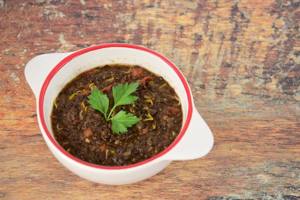 Sopa Lentilha Beluga Com Tomate Brotos Enfeite Com Salsa — Fotografia de Stock